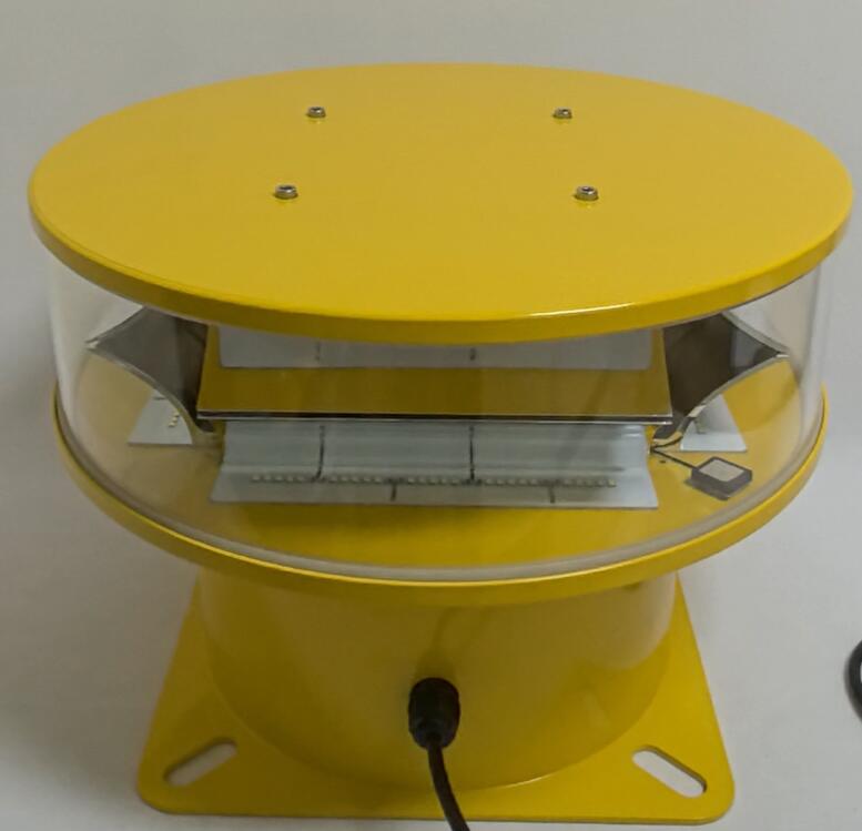 aviation light with photo sensor